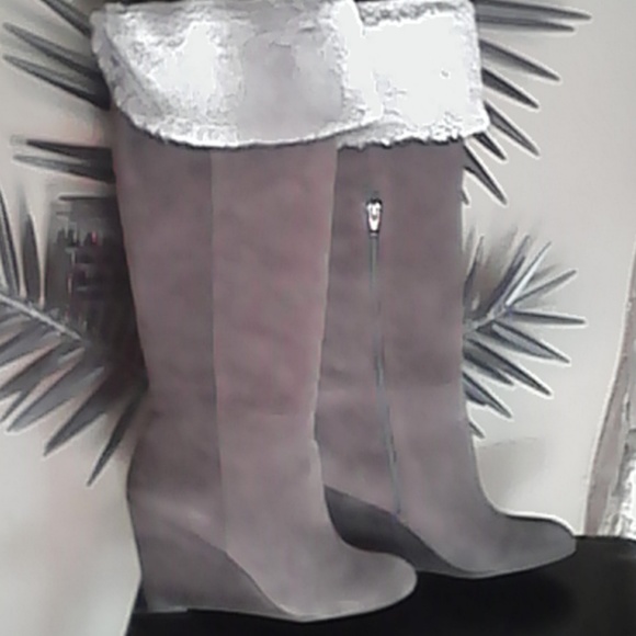BCBG Dress boots NWOT in original box - Picture 2 of 4